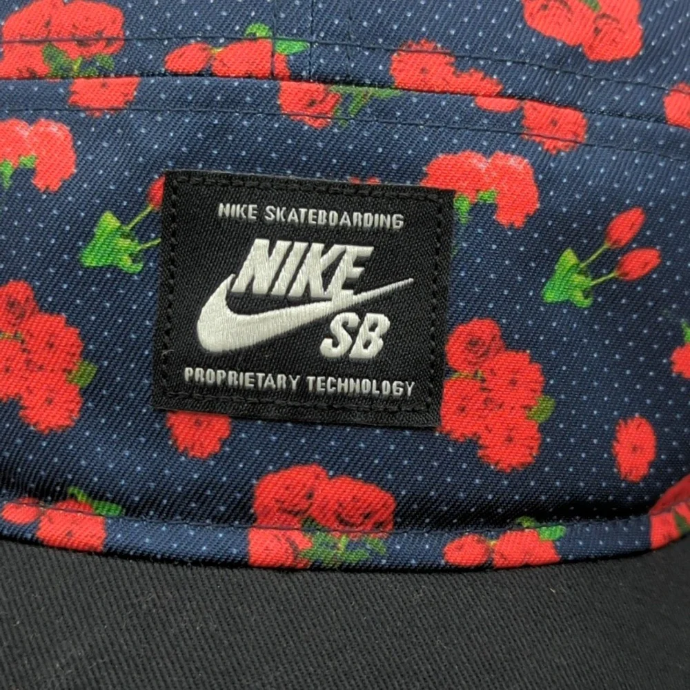 Nike SB 5 Panel Hat Cap OSFM Skateboarding Roses Floral Strapback All Over Print